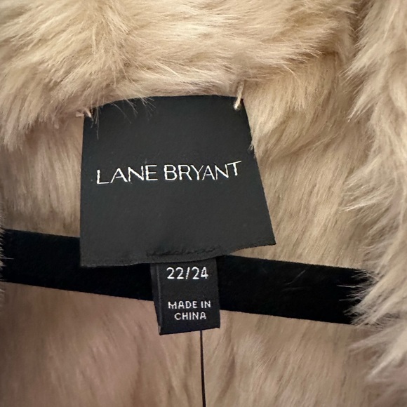 NWT Faux Fur open vest from Lane Bryant! - Picture 5 of 13